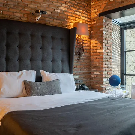 Pop Hotel