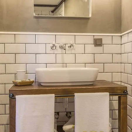 Pop Hotel